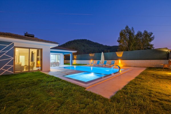 Villa Aksan | Göcek İnlice'de Çocuk Havuzlu 3 Odalı Lüks Villa