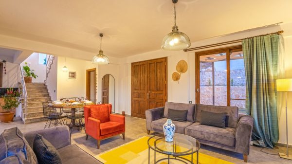 Villa Casa Sol | Kalkan'da Korunaklı Jakuzili Villa