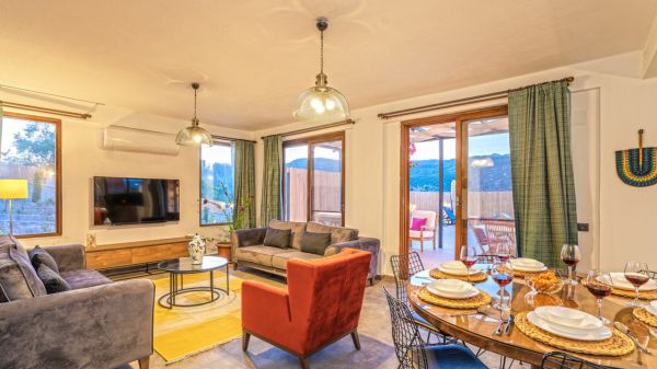 Villa Casa Sol | Kalkan'da Korunaklı Jakuzili Villa