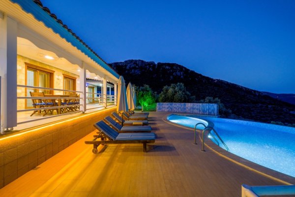 Villa Dream 1 | Kalkan Üzümlü'de Çocuk Havuzlu & Jakuzili Lüks Villa