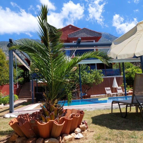 Villa Enfes 1 | Fethiye Ovacık'ta 10 Kişilik Jakuzili Lüks Villa