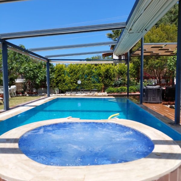 Villa Enfes 1 | Fethiye Ovacık'ta 10 Kişilik Jakuzili Lüks Villa