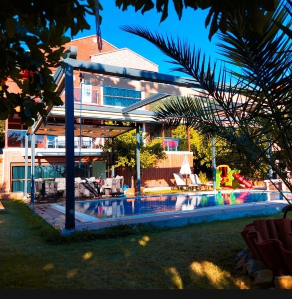 Villa Enfes 1 | Fethiye Ovacık'ta 10 Kişilik Jakuzili Lüks Villa