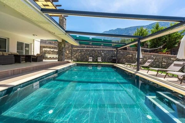 Villa Enfes 2 | Fethiye Ovacık'ta 12 Kişilik Açılır-Kapanır Havuzlu Villa