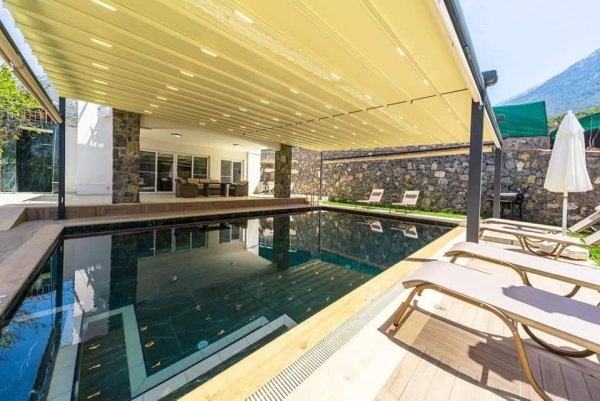Villa Enfes 2 | Fethiye Ovacık'ta 12 Kişilik Açılır-Kapanır Havuzlu Villa