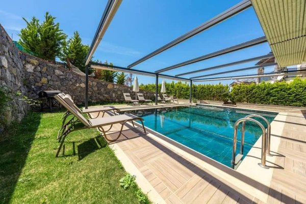 Villa Enfes 2 | Fethiye Ovacık'ta 12 Kişilik Açılır-Kapanır Havuzlu Villa