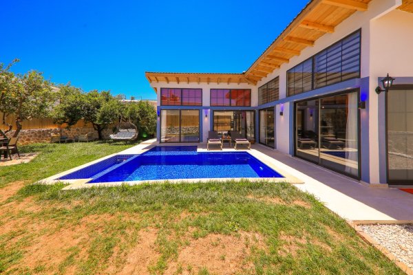 Villa Fresia Gökçe | Patara'da Jakuzili Balayı Villası