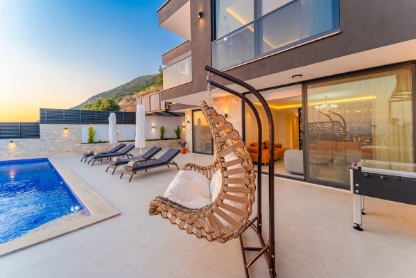 Villa Gelişim | Kalkan Kördere'de Hamam & Saunalı 10 Kişilik Lüks Villa