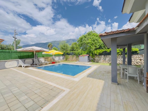 Villa Goktora | Fethiye Hisarönü Merkezde 9 Kişilik Lüks Villa