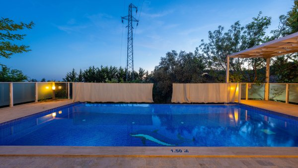Villa Hoybal | Kalkan'da Korunaklı Havuzlu Balayı Villası