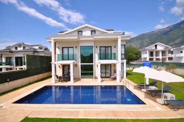 Villa Ilora | Fethiye Ovacık'ta 4 Süit Odalı Geniş Havuzlu Villa