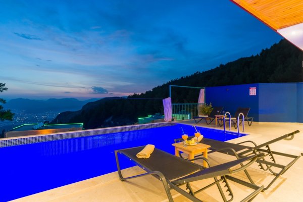 Villa İsella 2 | İslamlar Kiralık Korunaklı Jakuzili Yazlık Villa