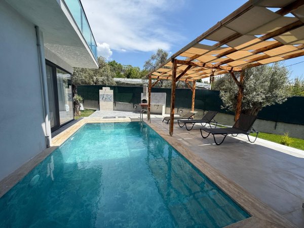 Villa Lacus | Fethiye Yakacık'ta Korunaklı 4 Odalı Villa