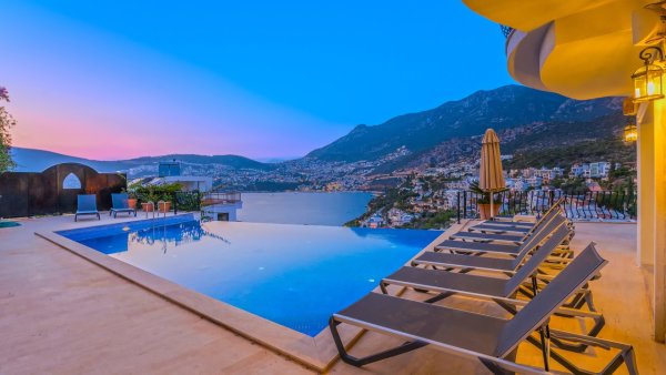 Villa Mavelis Liora | Kalkan Kışla Deniz Manzaralı Lüks Villa