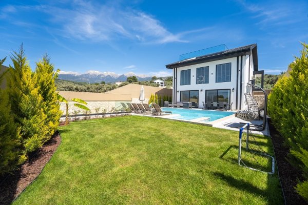 Villa Mirabella | Fethiye Seydikemer'de Korunaklı Kapalı Havuzlu Villa