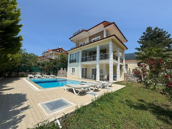 Villa Miray | Ölüdeniz’e Yakın Büyük Lüks Kiralık Villa