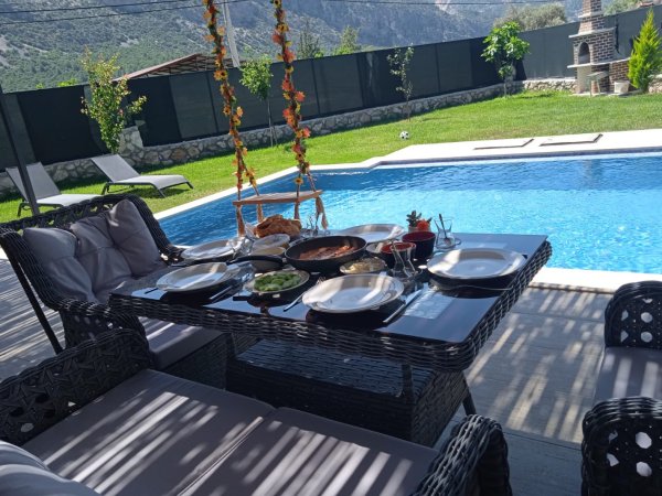 Villa Moon Star | Fethiye Seydikemer’de Ailelere Özel Korunaklı Villa