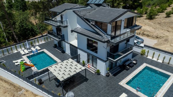 Villa Phoenix 1 | Fethiye Seydikemer’de Havuzlu Villa