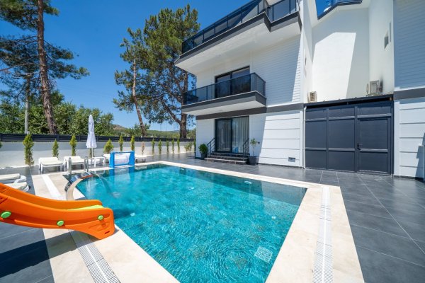 Villa Phoenix 1 | Fethiye Seydikemer’de Havuzlu Villa