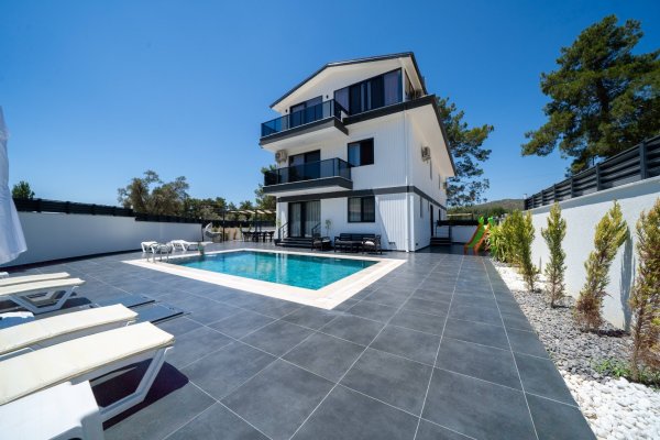 Villa Phoenix 2 | Fethiye Seydikemer’de Havuzlu Villa
