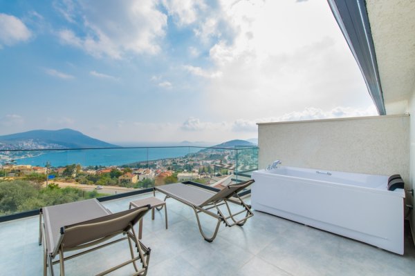 Villa Signoria II | Kalkan Kızıltaş'ta Deniz Manzaralı Lüks Villa