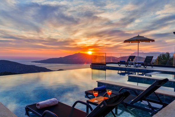 Villa Suebella | Kalkan Kördere'de Hamamlı & Kapalı Havuzlu Lüks Villa