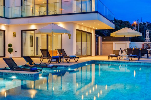 Villa Suebella | Kalkan Kördere'de Hamamlı & Kapalı Havuzlu Lüks Villa