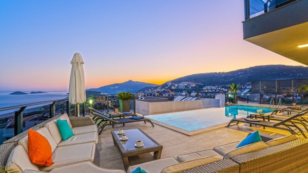Villa Telopea | Kalkan'da Deniz Manzaralı Lüks Tatil Villası