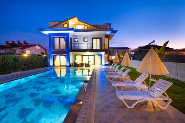 Villa Tranquility | Fethiye'de 12 Kişilik Korunaklı Havuzlu Kiralık Villa