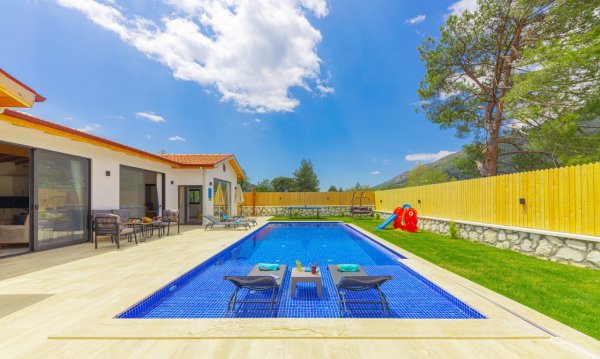 Villa Valora | Kalkan Sarıbelen'de Taş Mimari & Jakuzili Villa