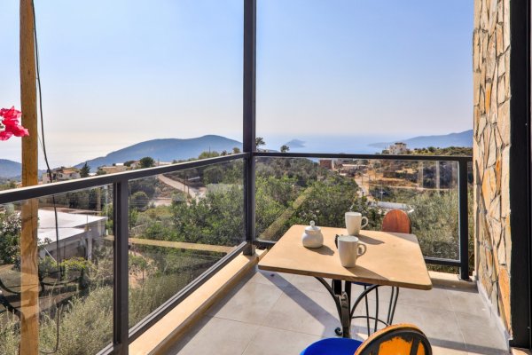 Villa Vera | Kalkan Kördere'de Balayı İçin Kapalı Havuzlu Lüks Villa