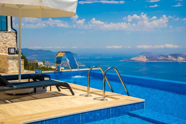 Villa Verde Rose | Kaş Gökçeören'de Sonsuzluk Havuzlu & Saunalı Lüks Villa