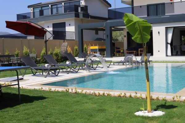 Villa Vita Azurea | Ölüdeniz'de Jakuzili & Aktivite Alanlı Lüks Villa