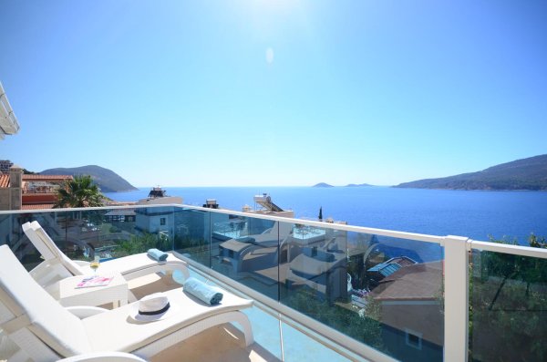 Villa Yadigar | Kalkan Kalamar'da Deniz Manzaralı 4 Odalı Lüks Villa