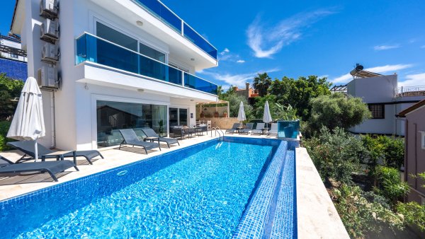 Villa Yadigar | Kalkan Kalamar'da Deniz Manzaralı 4 Odalı Lüks Villa