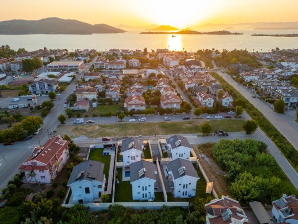 Villa Yüzüpak 1 | Fethiye Merkez'de Jakuzili ve Havuzlu Lüks Villa