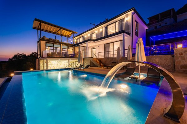 Villa Zen Rose | Kaş Gökçeören'de Saunalı Lüks Villa