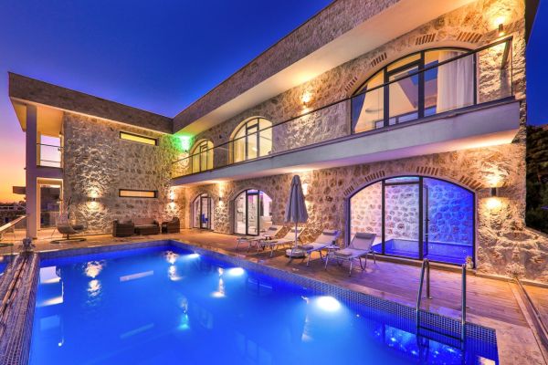 Villa Zerrin 10 | Kalkan’da Korunaklı Lüks Tatil Villası