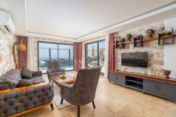 Villa Zerrin 3 | Kalkan’da Doğayla Bütünleşen Lüks Villa