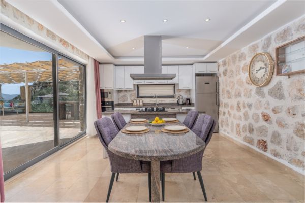 Villa Zerrin 3 | Kalkan’da Doğayla Bütünleşen Lüks Villa