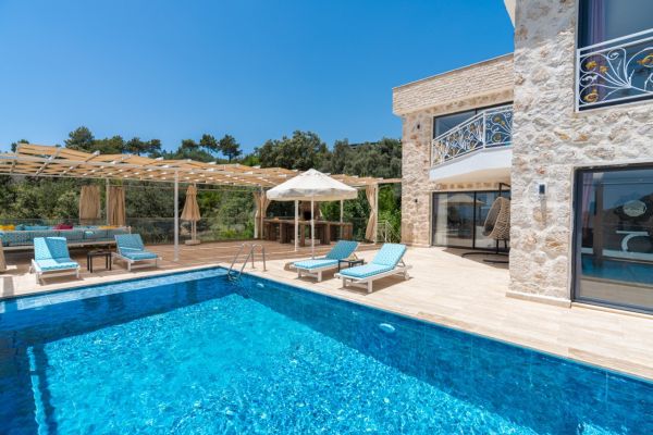 Villa Zerrin 3 | Kalkan’da Doğayla Bütünleşen Lüks Villa