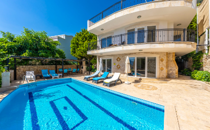 Villa Ardıç | Kalkan'da Deniz Manzaralı Havuzlu Lüks Villa