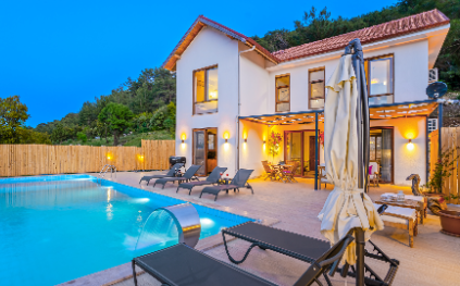 Villa Casa Sol | Kalkan'da Korunaklı Jakuzili Villa