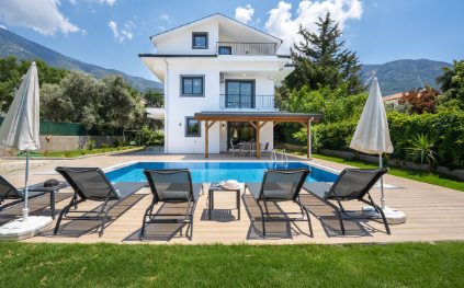 Villa Clara | Ovacık'ta Korunaklı Havuzlu ve Jakuzili Lüks Villa