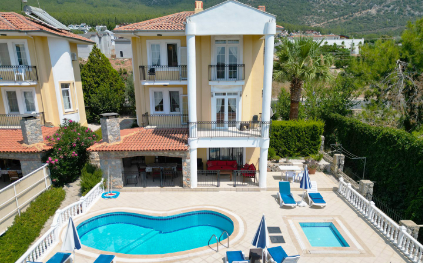 Villa Daphne 1 | Ölüdeniz'de Çocuk Havuzlu & 8 Kişilik Lüks Villa