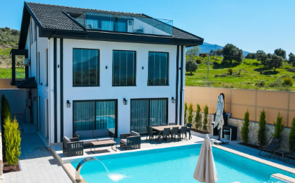 Villa Mirabella | Fethiye Seydikemer'de Korunaklı Kapalı Havuzlu Villa