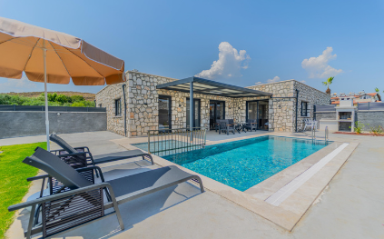 Villa Şafak 3 | Fethiye Çalış’ta Plaja Yakın Havuzlu Villa