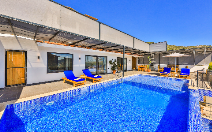 Villa Ulugöl | Kalkan’da Balayı Çiftleri İçin Jakuzili Villa